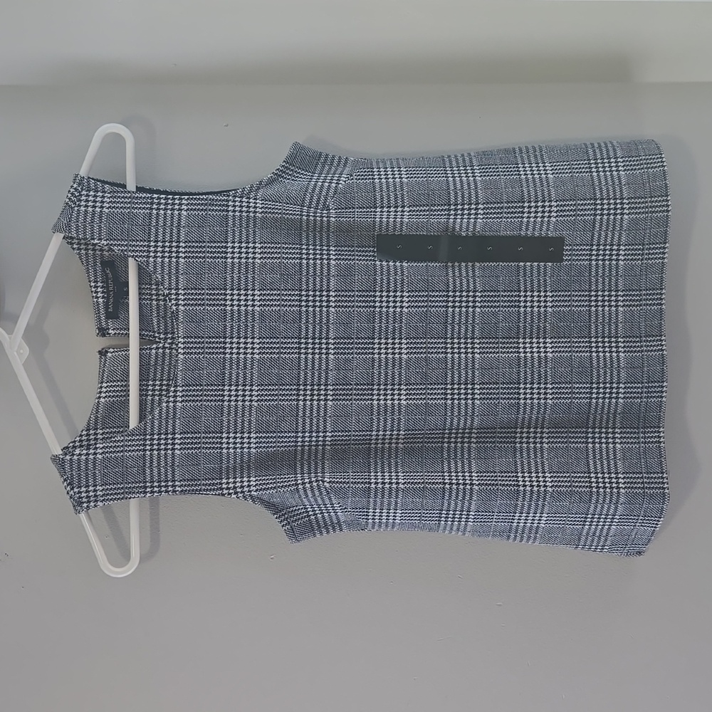 🆕️ Sleeveless B&W houndstooth top